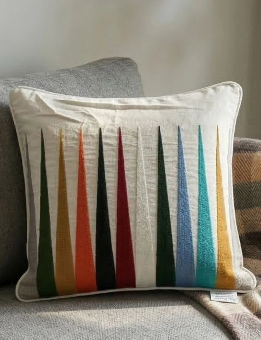 ModModern Geometric Cushion Cover – Multicolor Vertical Accent Design