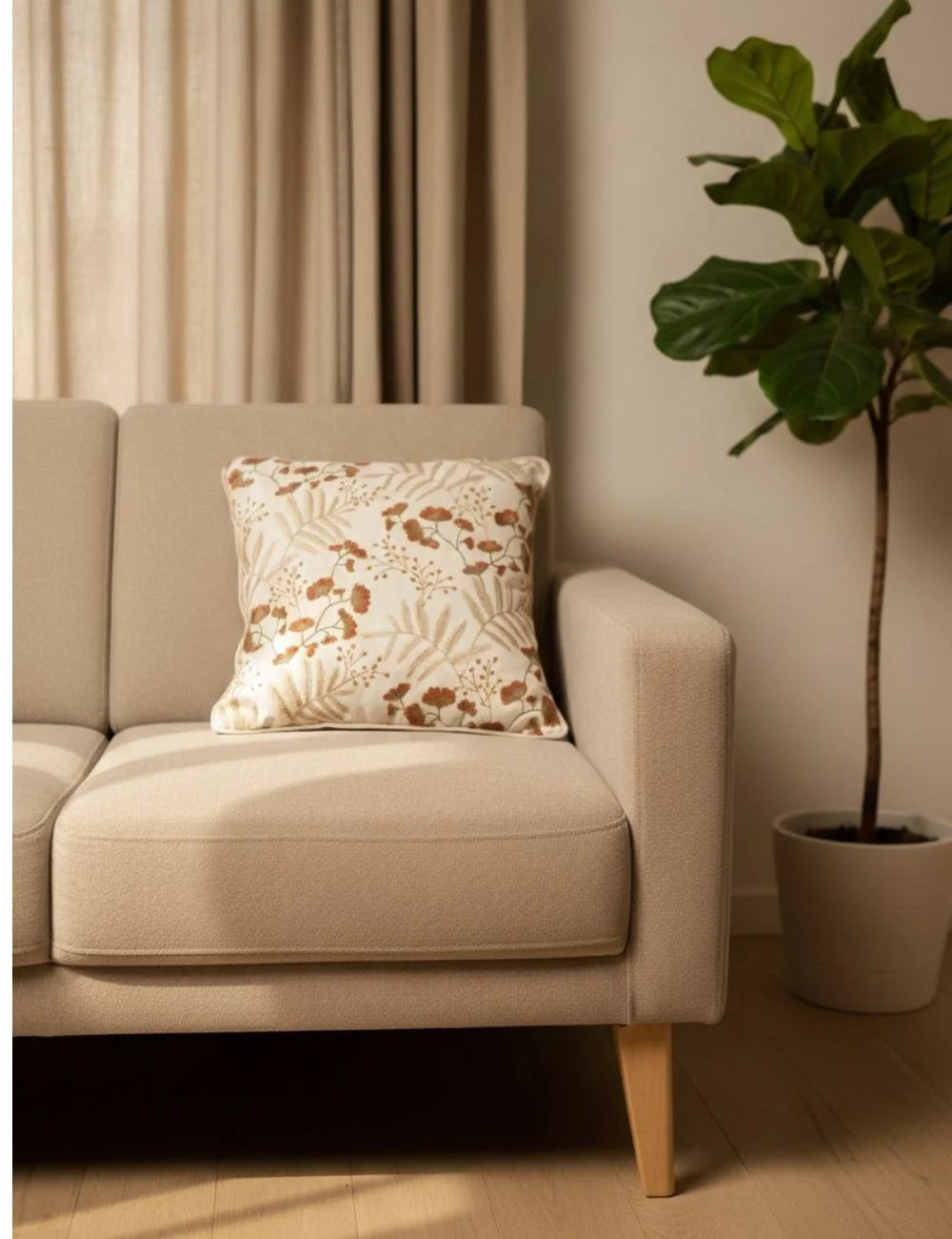 Meadow Blossom – Premium Cushion Cover