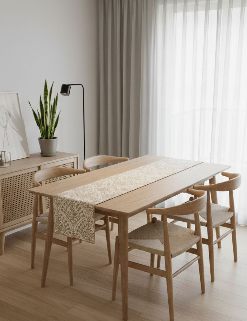 b Elegant Shimmer Runner and Placemats - Image 1